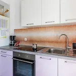Amazing In With Kitchen شقة بولا